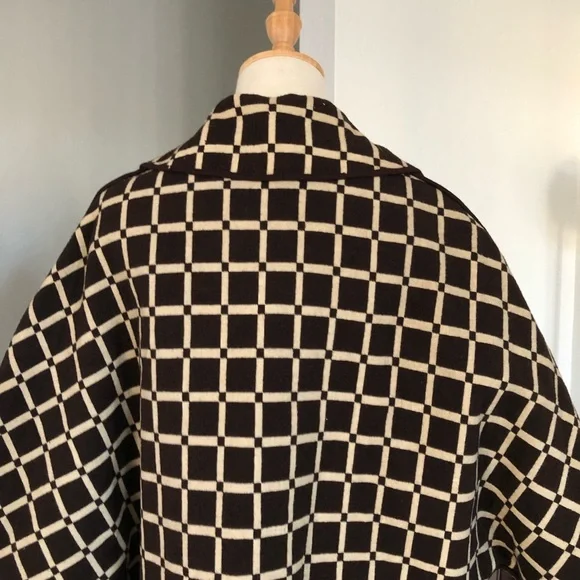 SOLD Vintage 1960s Classic Grid Square Wool Coat - Picture 7 of 10